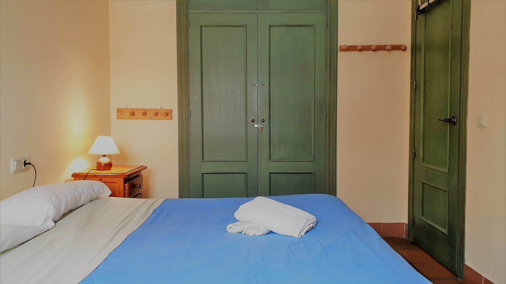 2 Bedrooms, Slope, Apartment, 3 Beds, Sofa, Plaza Side