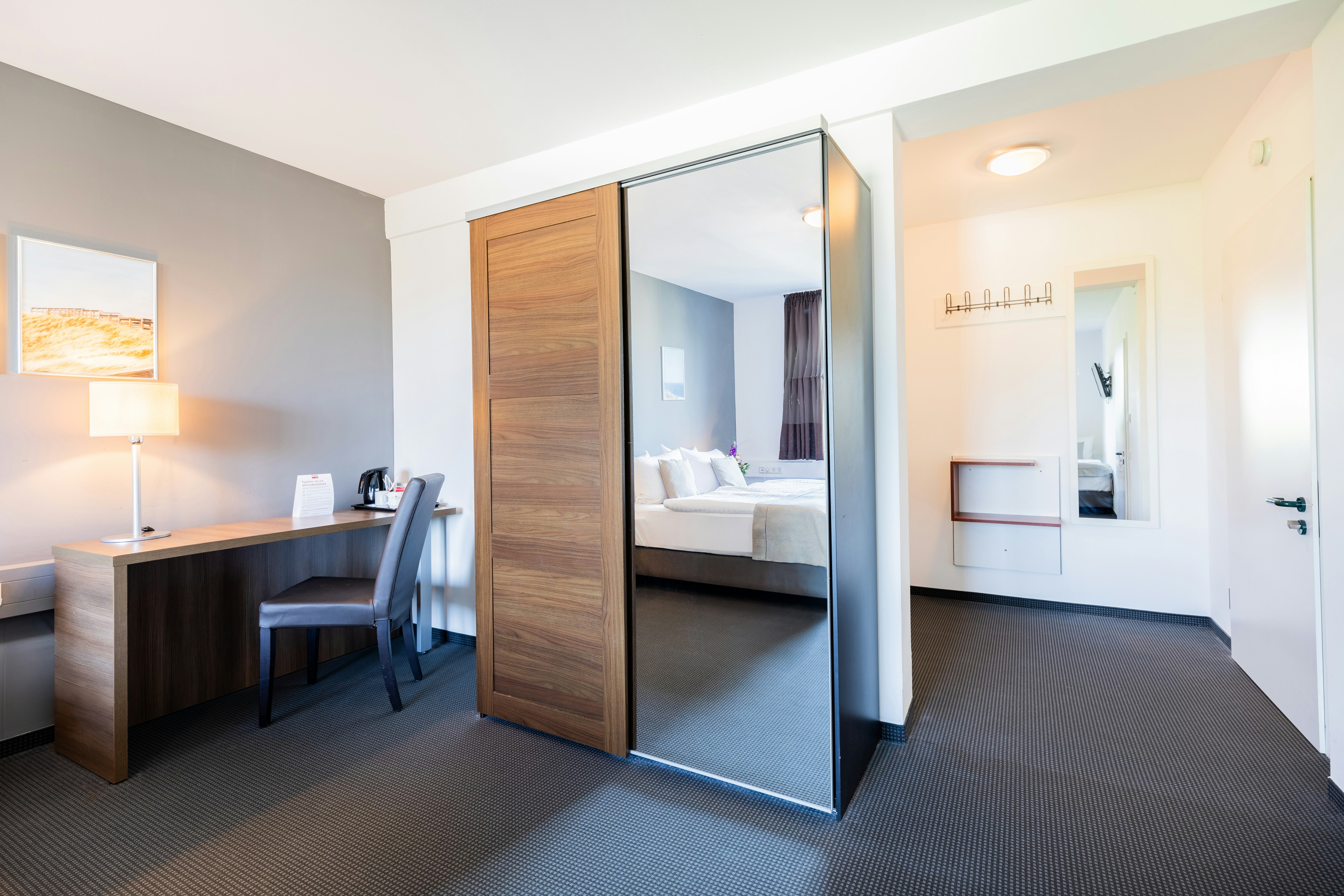 غرفة قياسية ثلاثية بثلاثة أسرّة بحمام خاص، Hotel Aviva Neue Messe 5/5