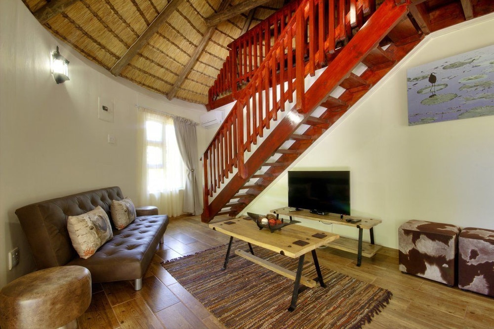 Monzi Safari Lodge 58/69