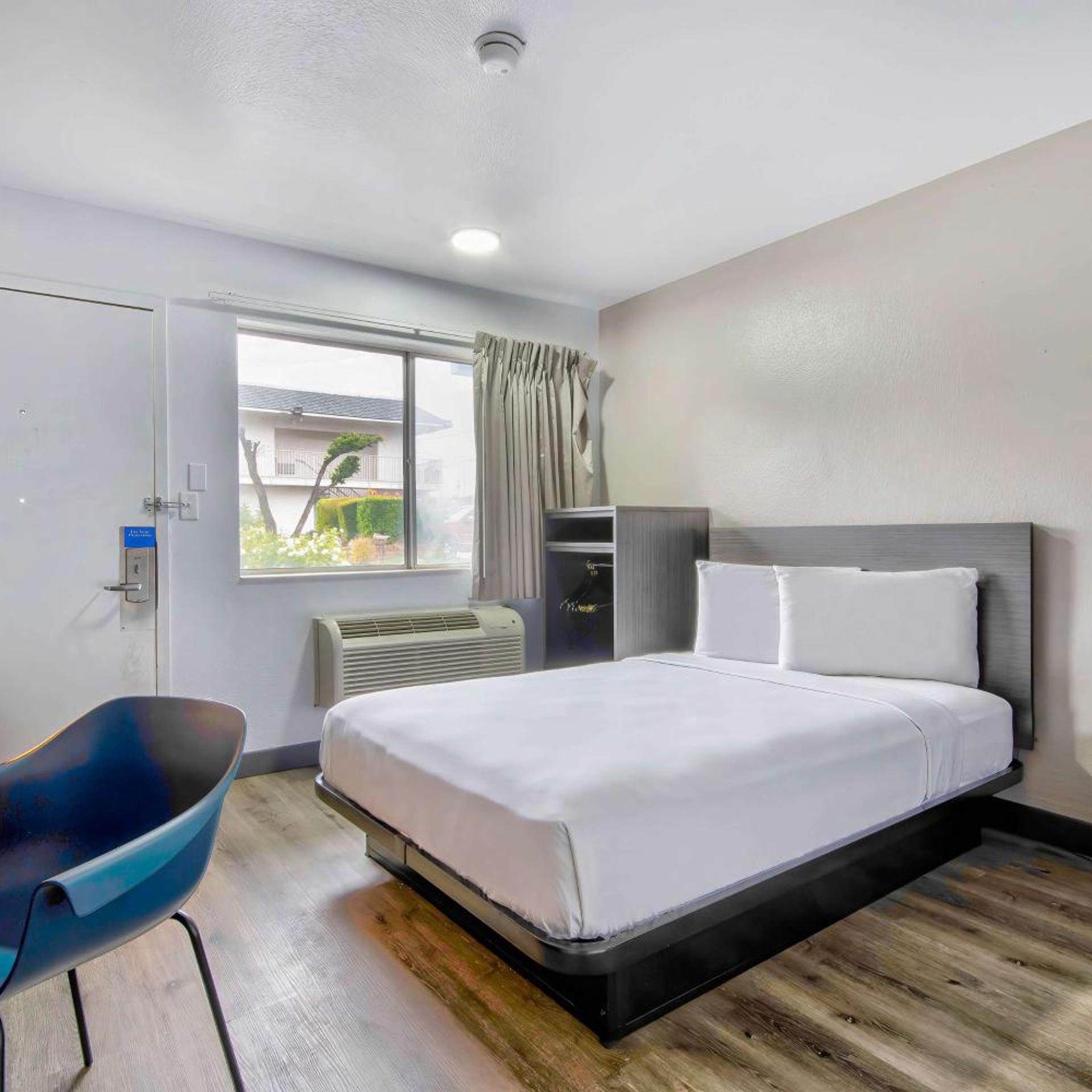 ROOM, DOUBLE BED, ACCESSIBLE