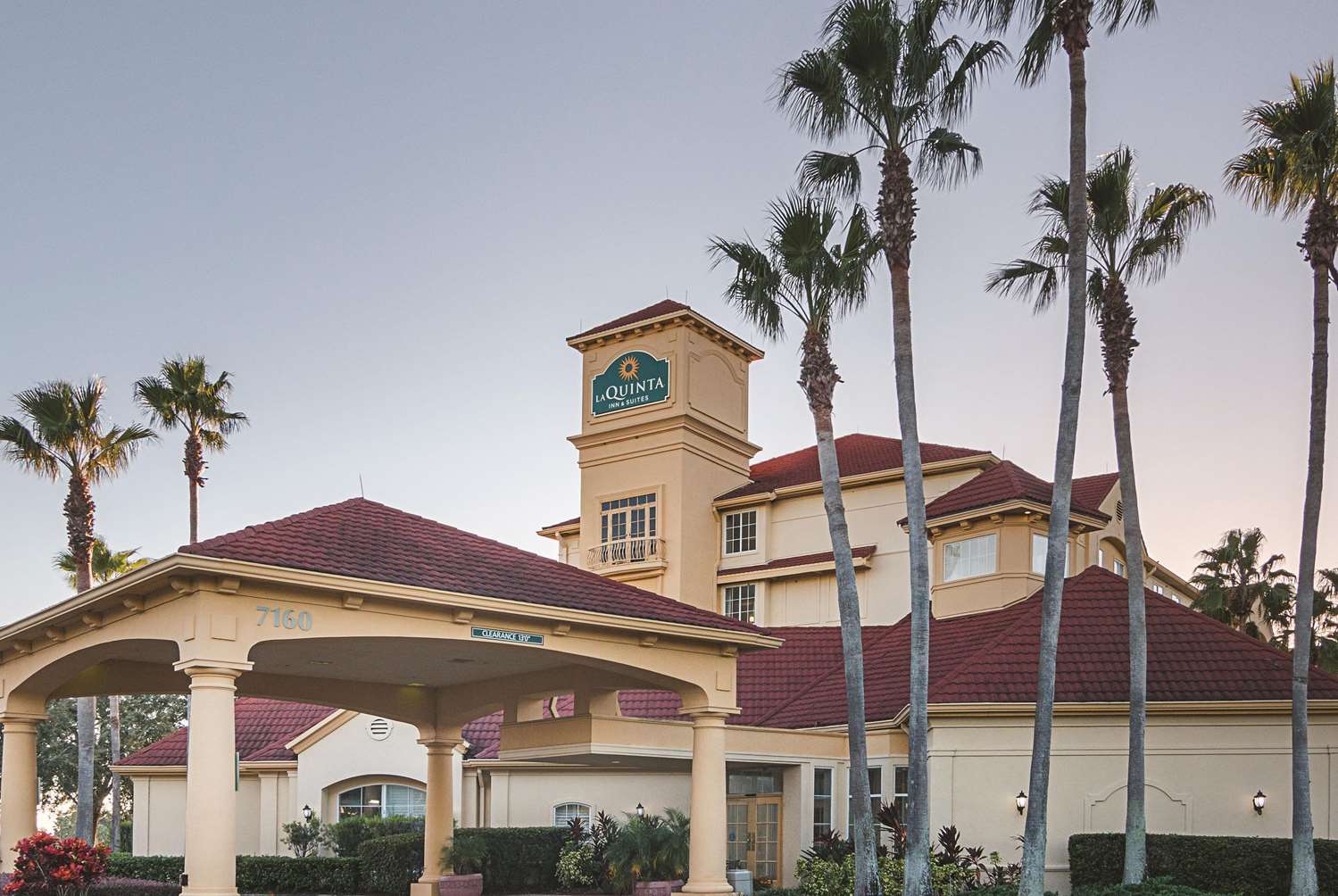 La Quinta Inn And Suites By Wyndham Orlando Airport North 8/45