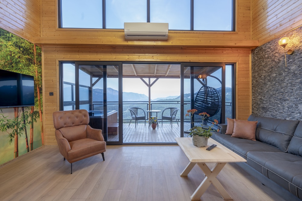La Veranda Villas 16/25