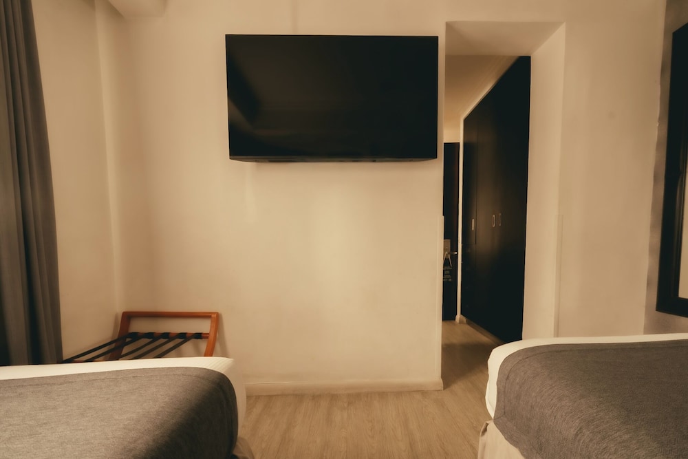 Hotel Sommelier Agustinas 48/56