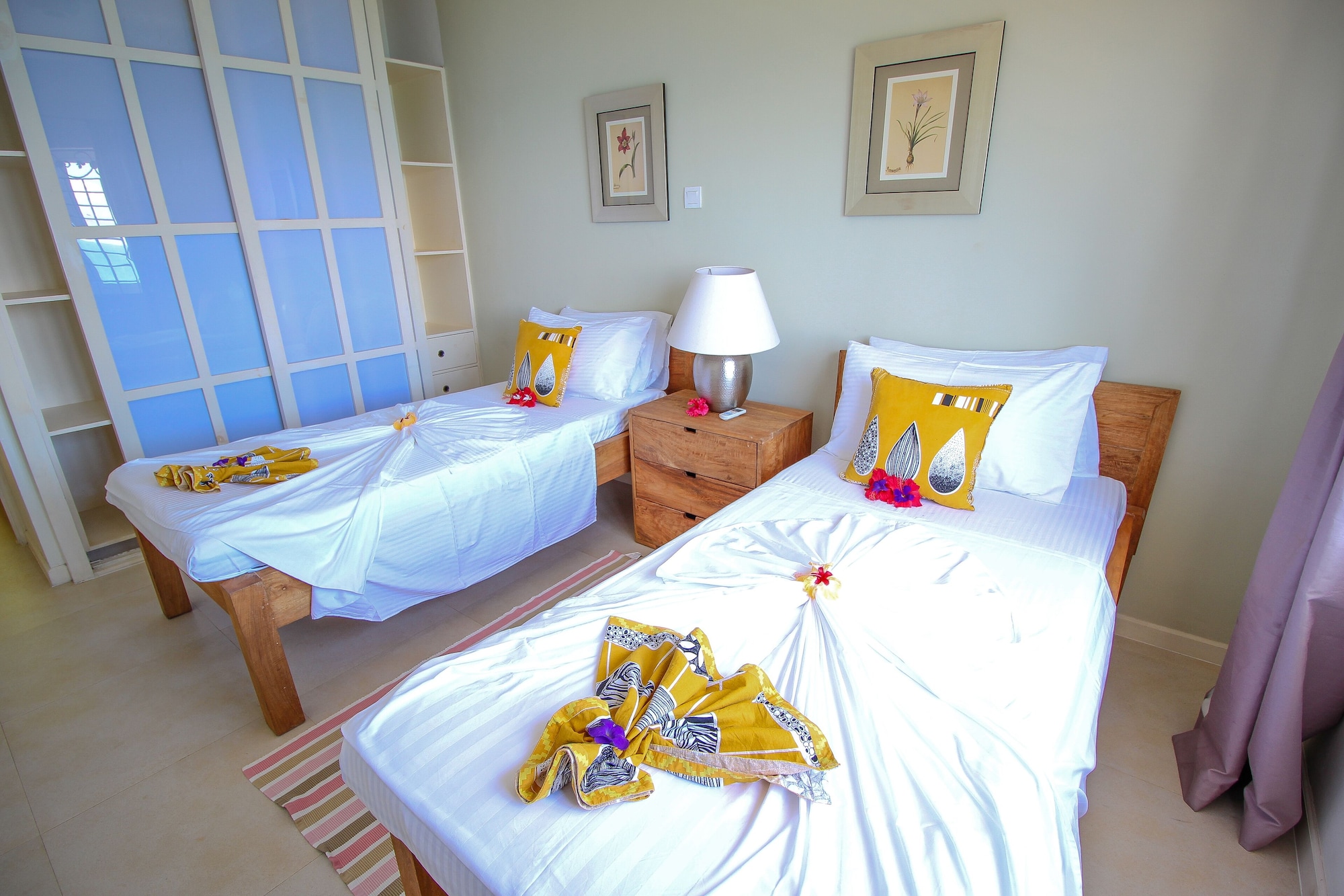 3 Bedrooms, Villa, 2 Double and Twin Beds, Shared Bathroom