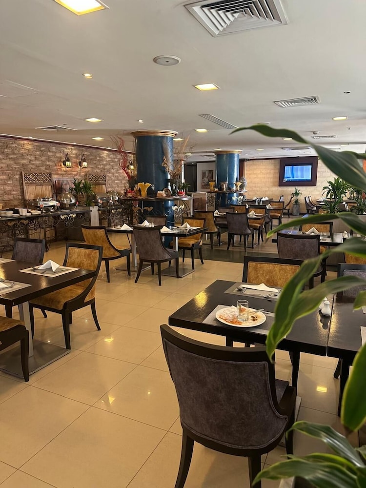 فندق جولدن توليب الخبر كورنيش(Golden Tulip Al Khobar) 63/81