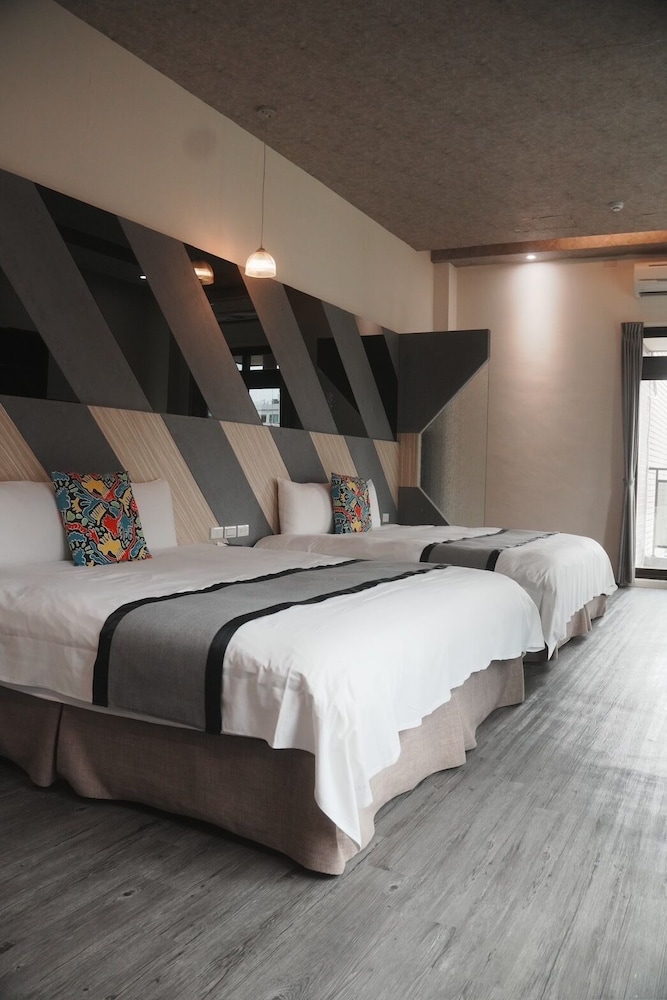 Ruo Shui Hotspring Hotel 36/62