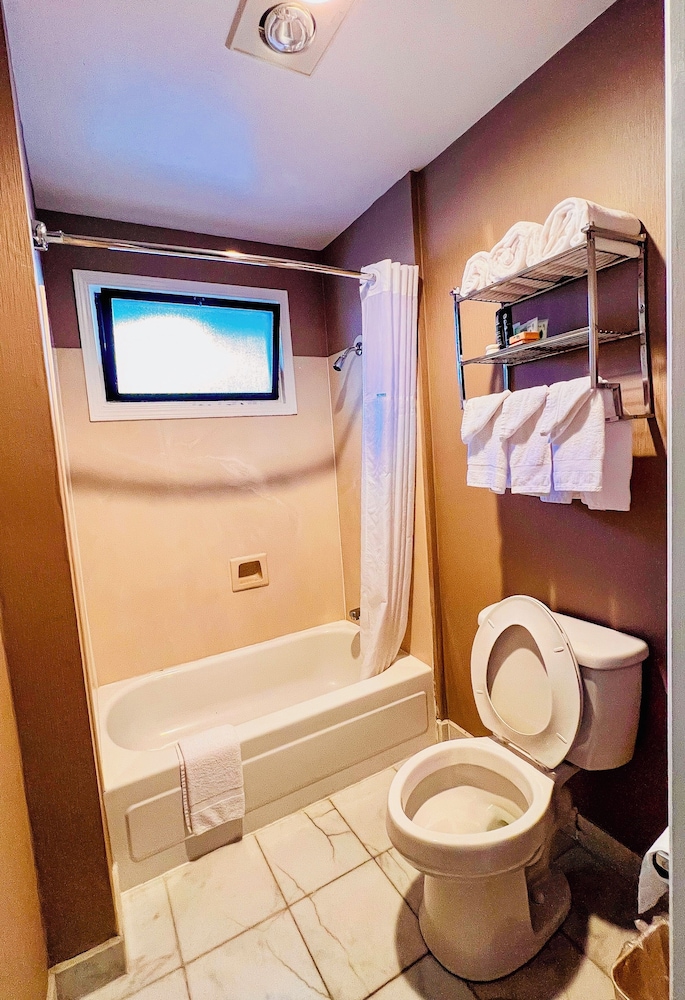 City Center Inn and Suites 63/65