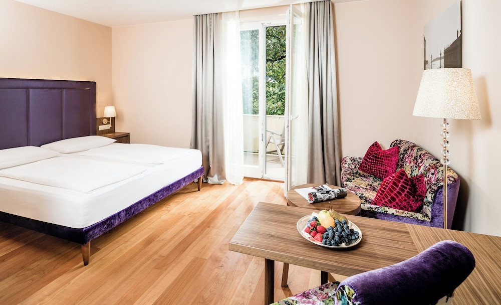 BOUTIQUE, DOUBLE BED