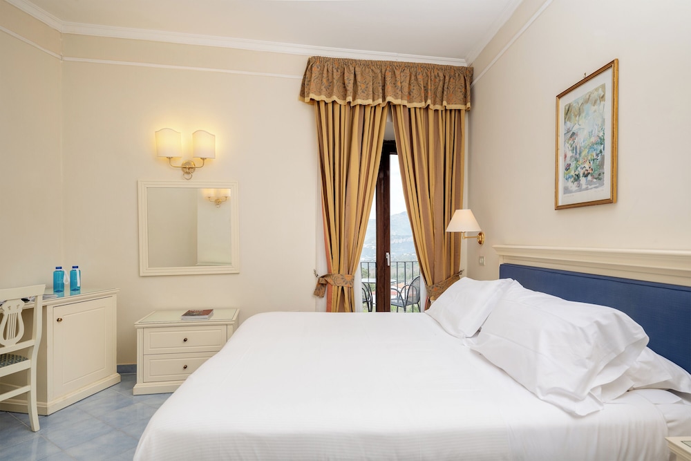 Comfort, Triple, 1 Double and 1 Single Bed, Balcony