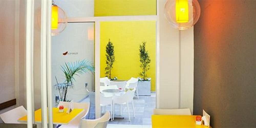 ROBERTA ROSA DE FONTANA SUITES 36/41