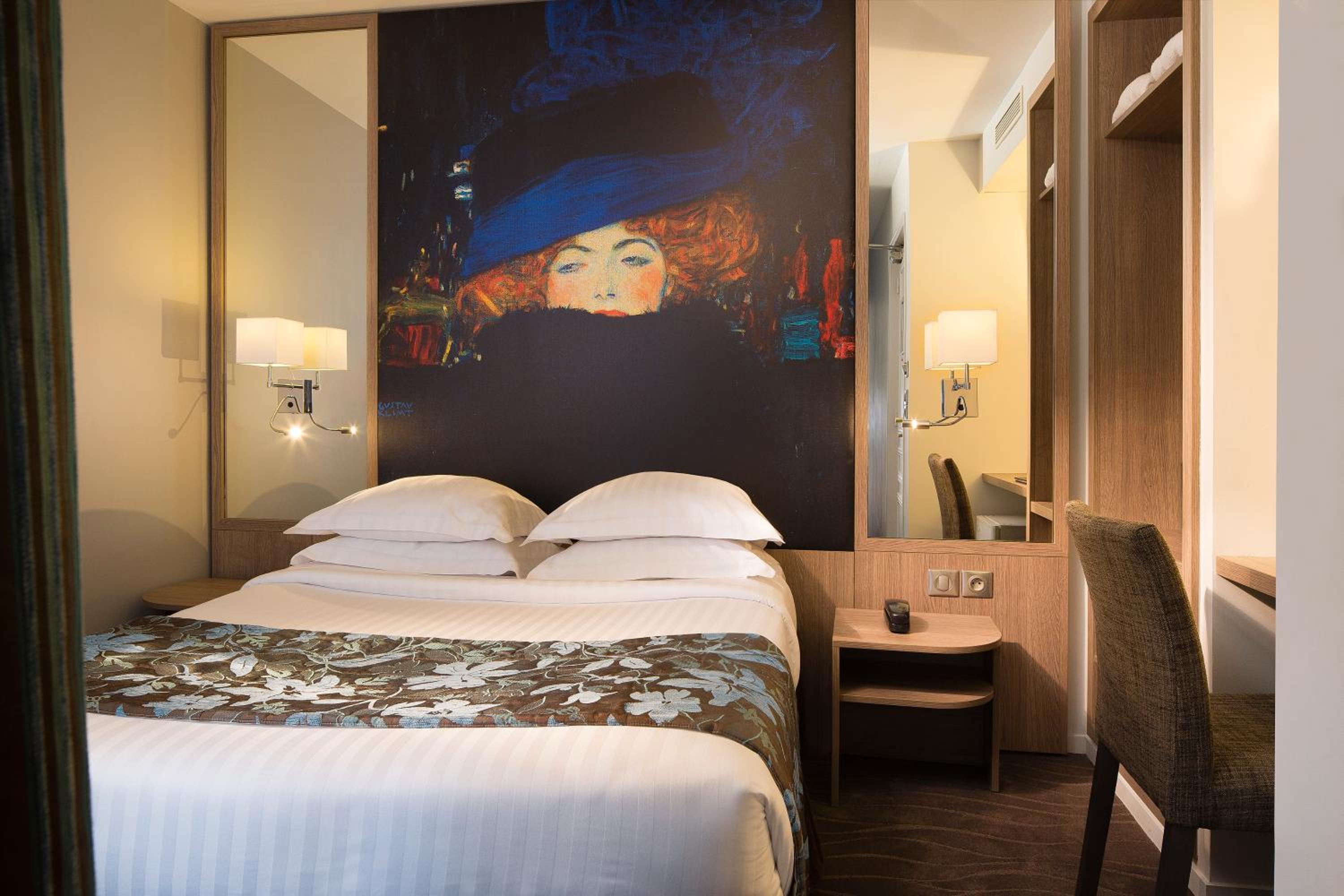 Semi Room, Single, Semi Double Bed