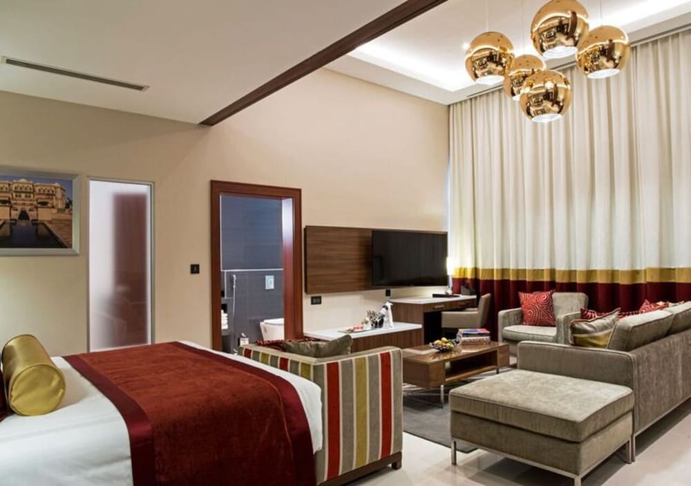 The Envoy Hotel 13/50