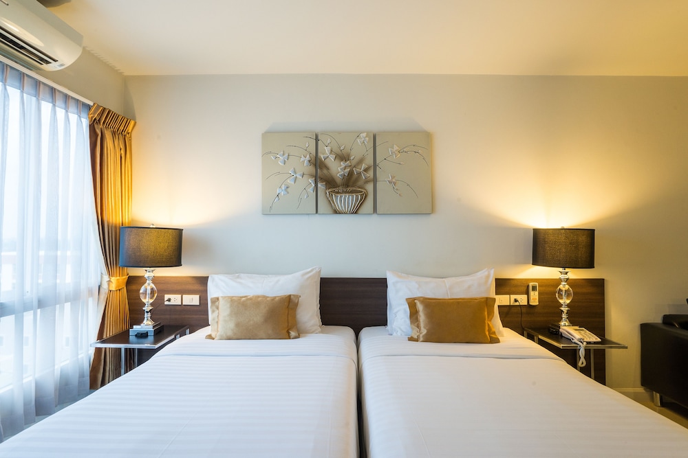 Beyond Suite Hotel 18/73