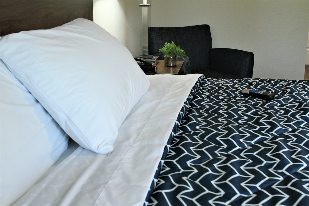 Stay Plus Extended Stay Suites 18/33