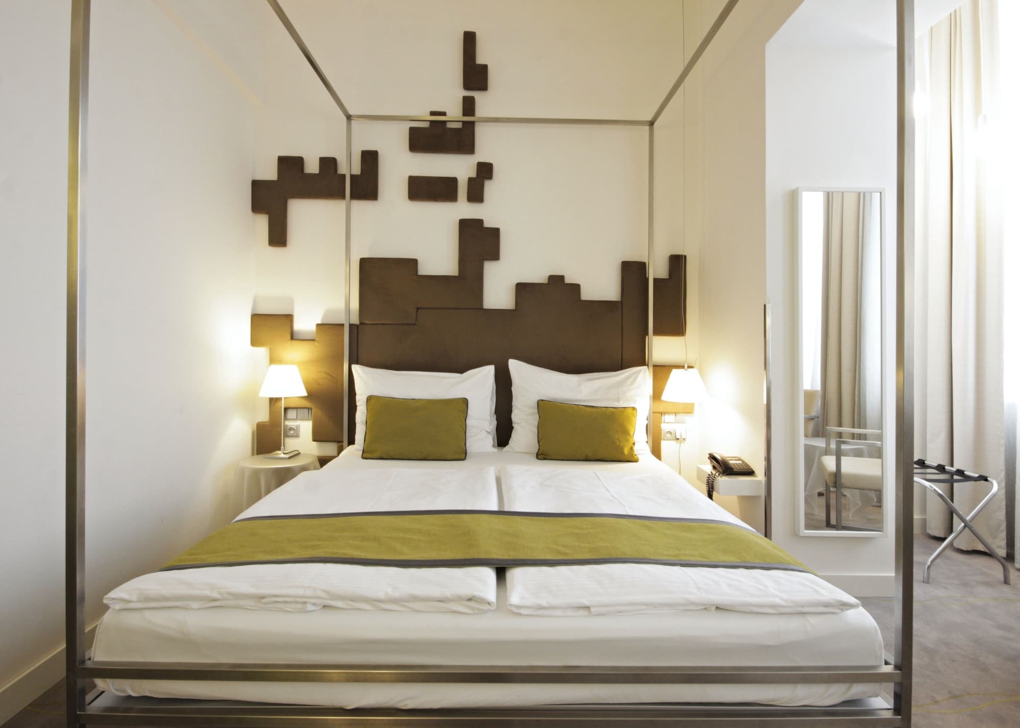 STANDARD, DOUBLE OR TWIN BED
