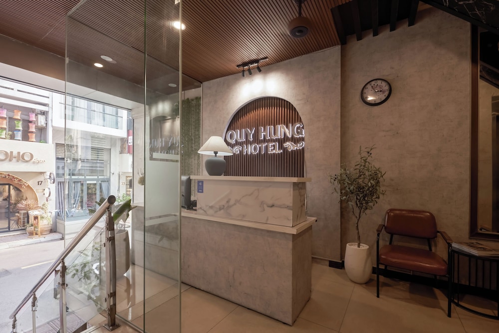 Quy Hung Hotel 6/75