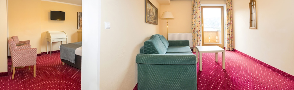 Hotel Schneeberger 31/75
