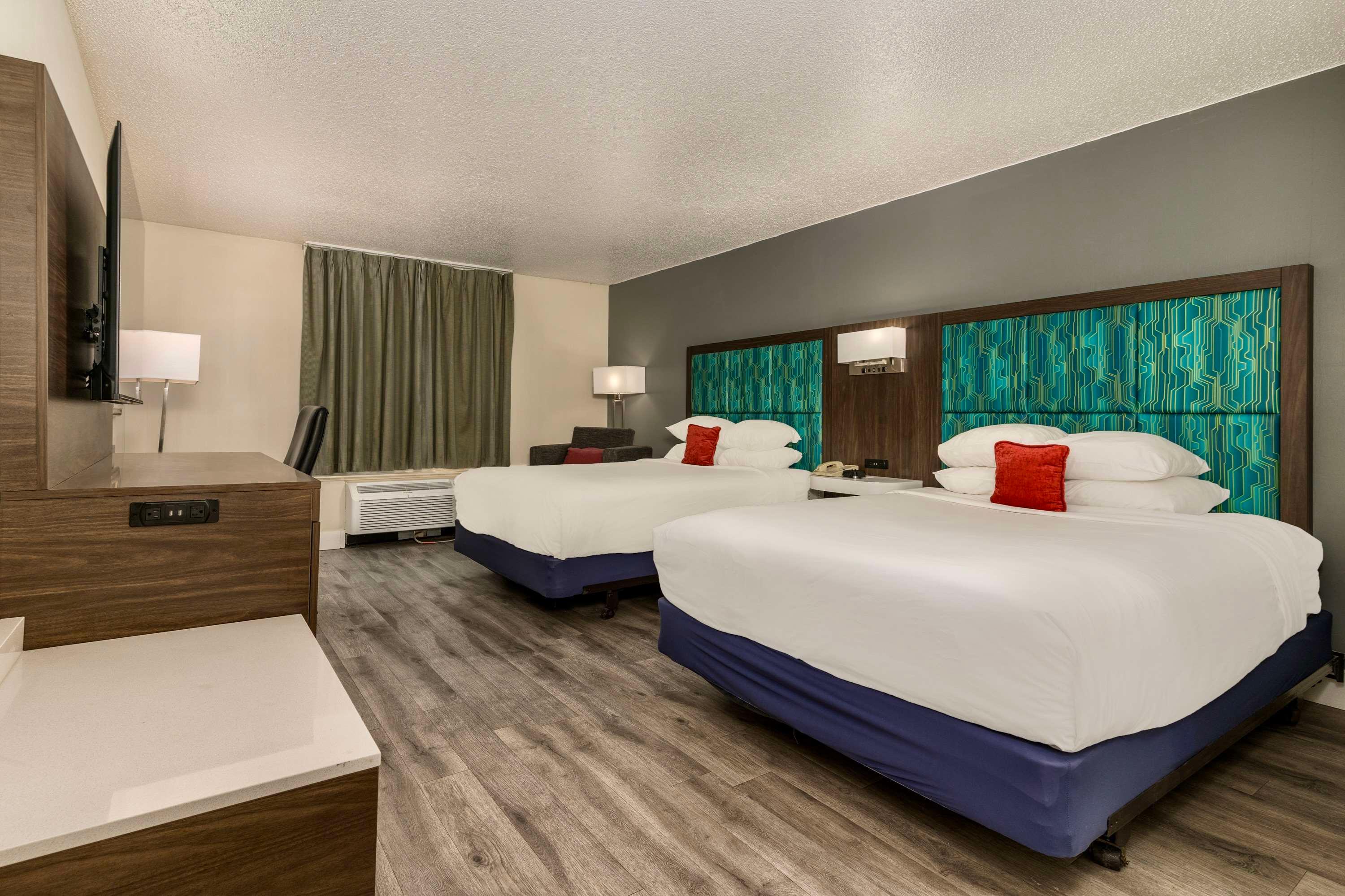 غرفة بريميوم بسرير مزدوج، Red Lion Hotel Pocatello 3/3