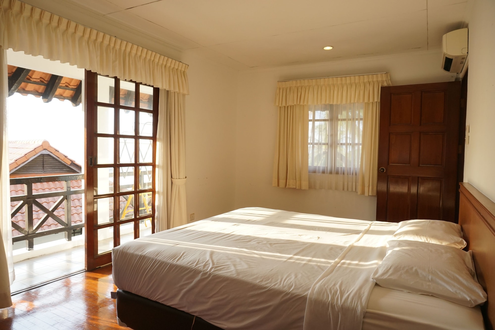 3 BEDROOMS, CHALET