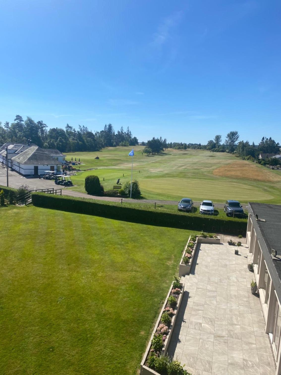 Glenesk Hotel 23/50