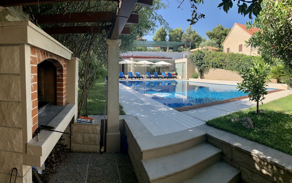 VILA KETI 28/50