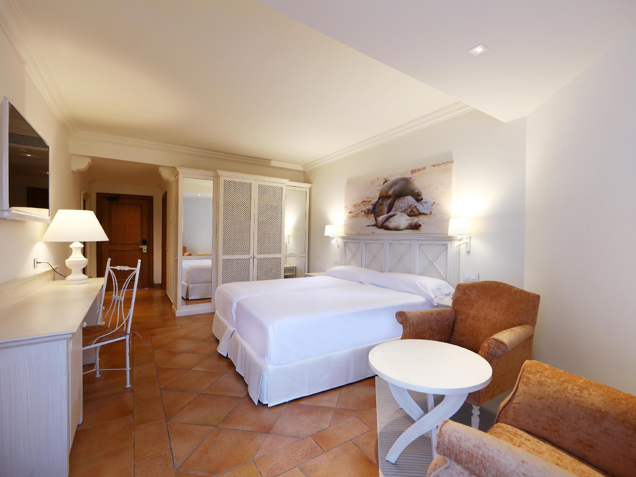 Room, Double Bed