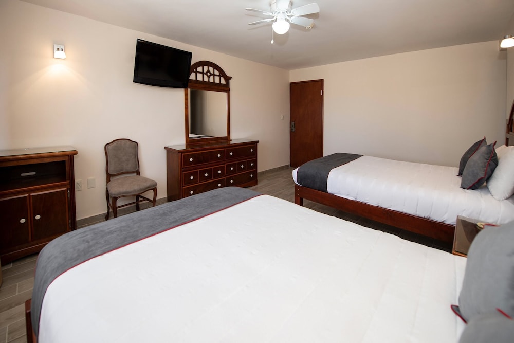 Hotel Senorial 18/50