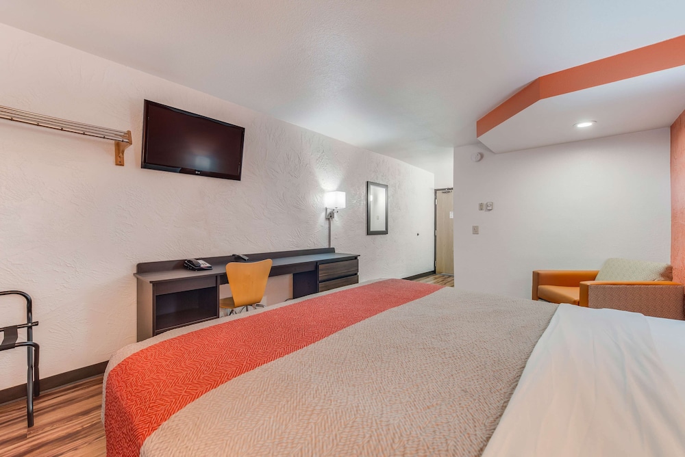 Motel6 Saint Paul, MN - I-94 20/54