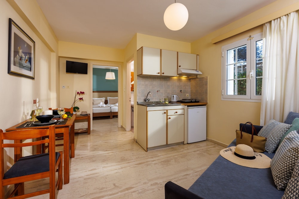 Dimitra Hotel & Apartments by Omilos Hotels 34/48