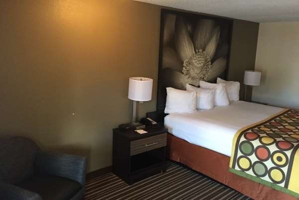 Super 8 by Wyndham Monroe 5/11
