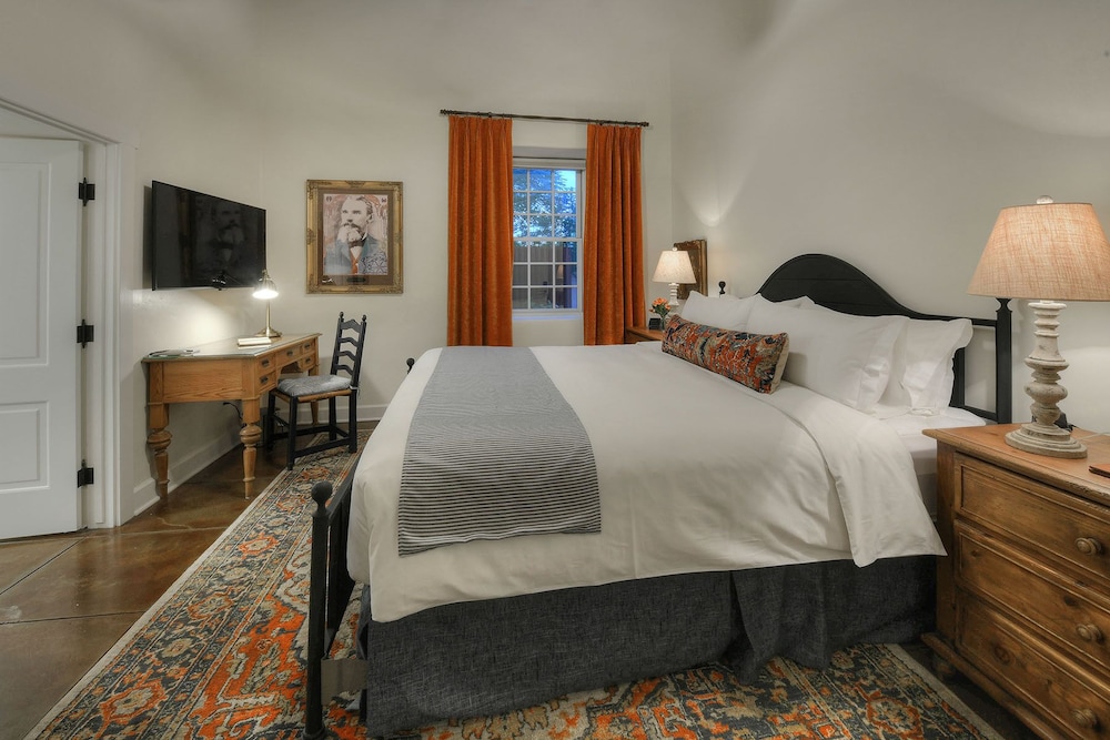 The Armory Park Inn 9/50