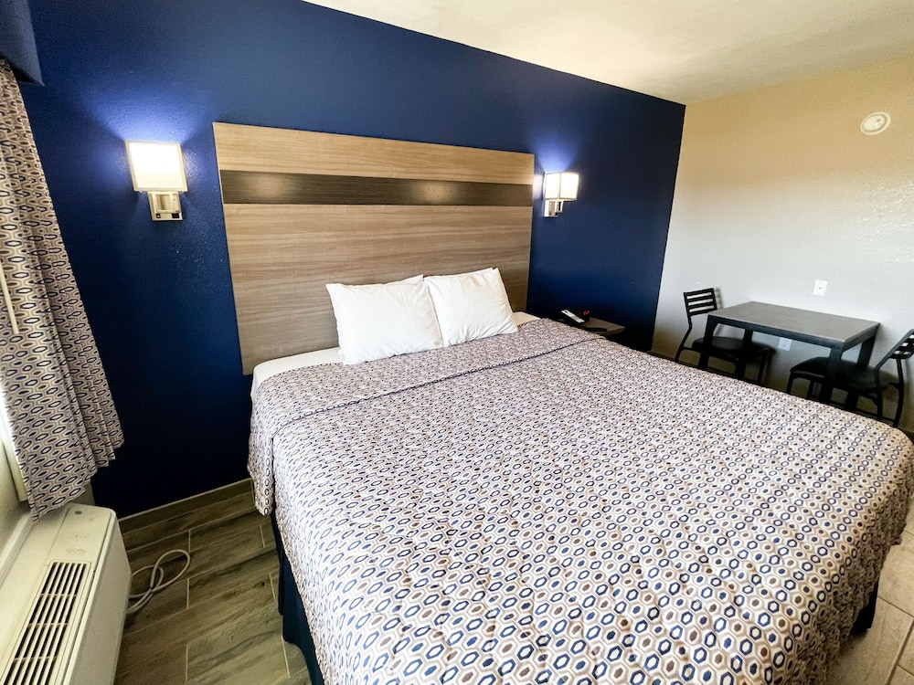 Blue Wave Inn 18/50
