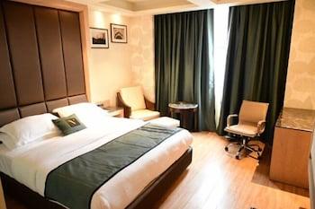 Deluxe, King Bed