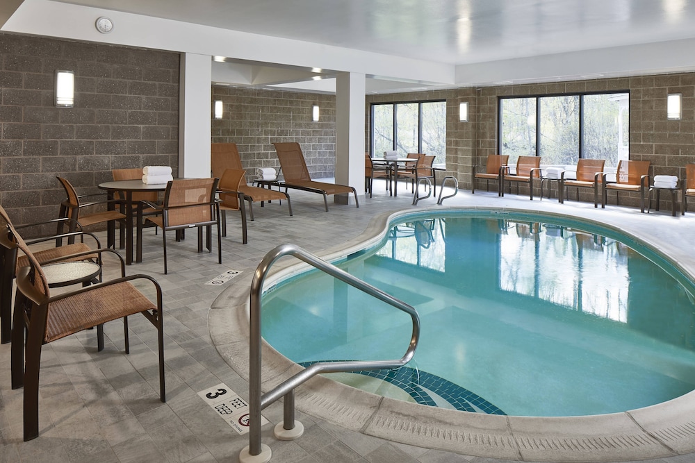 Fairfield Inn & Suites Albany Airport 22/41
