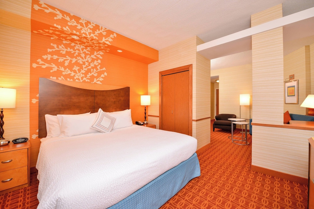 SUITE, KING BED, SOFA, ACCESSIBLE