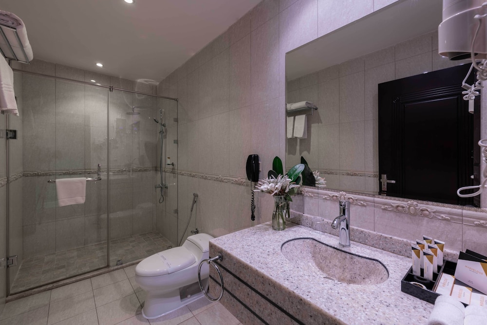 فندق ورويك الجبيل(Warwick Al Jubail Hotel) 69/70