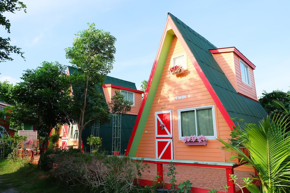 A Houses Homestay 83/90