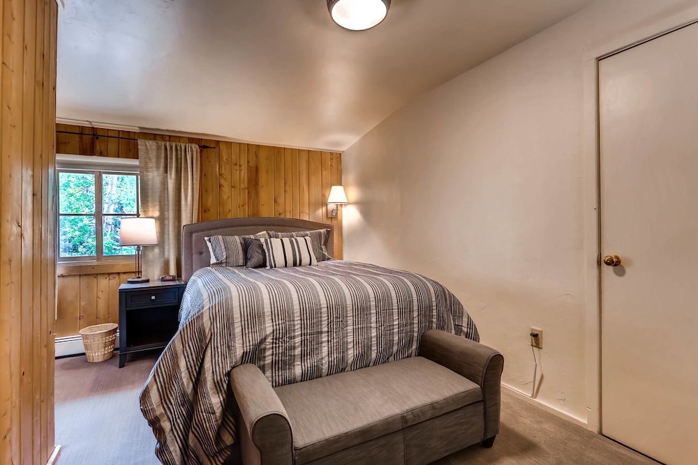 Ski Tip Lodge 30/63