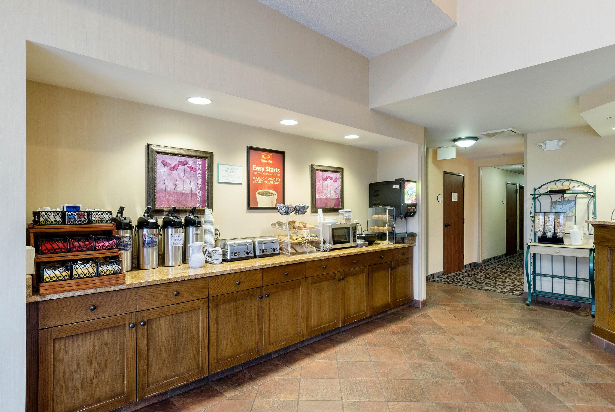 Econo Lodge 29/41