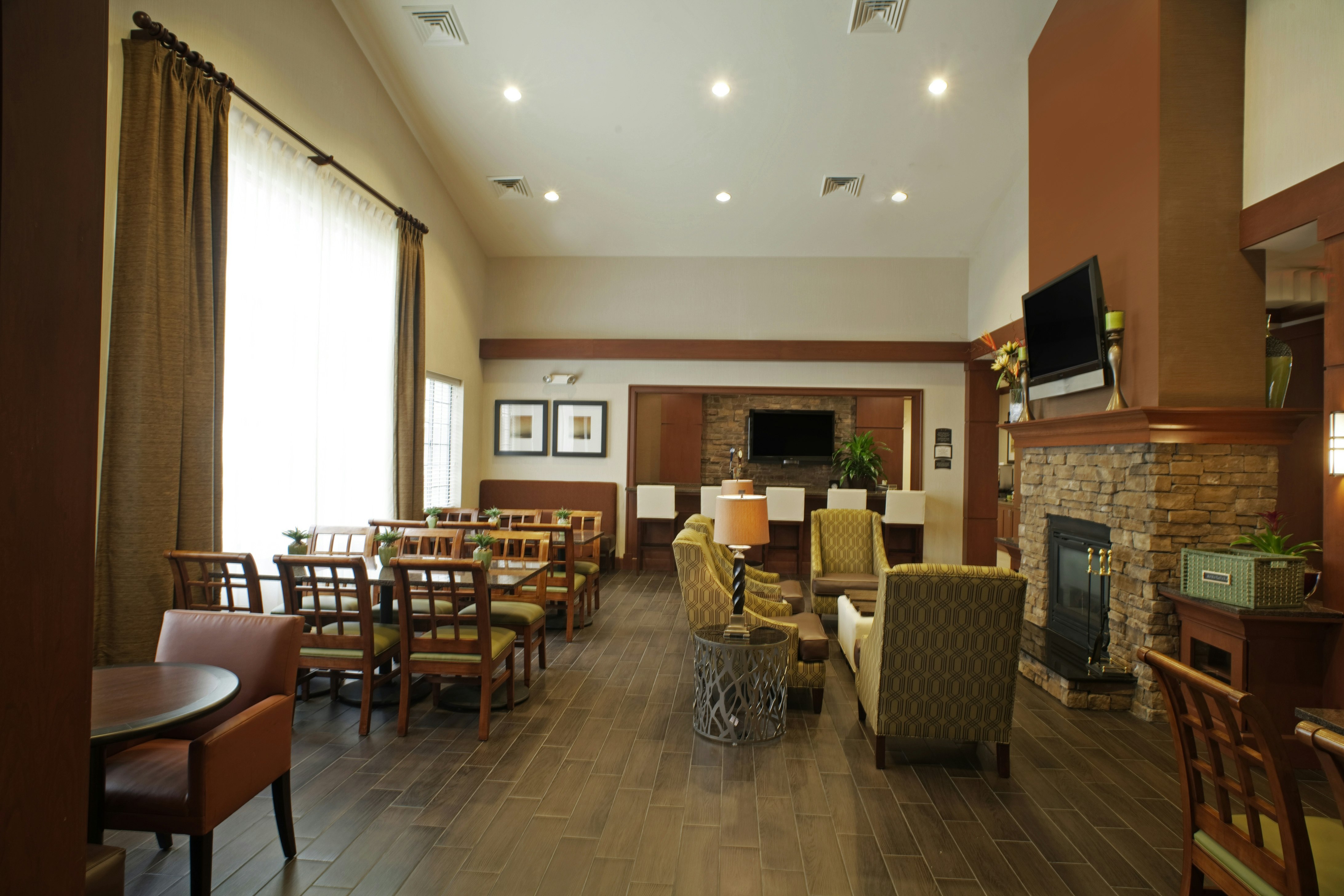 STAYBRIDGE SUITES CHANTILLY - DULLES AIRPORT 46/73