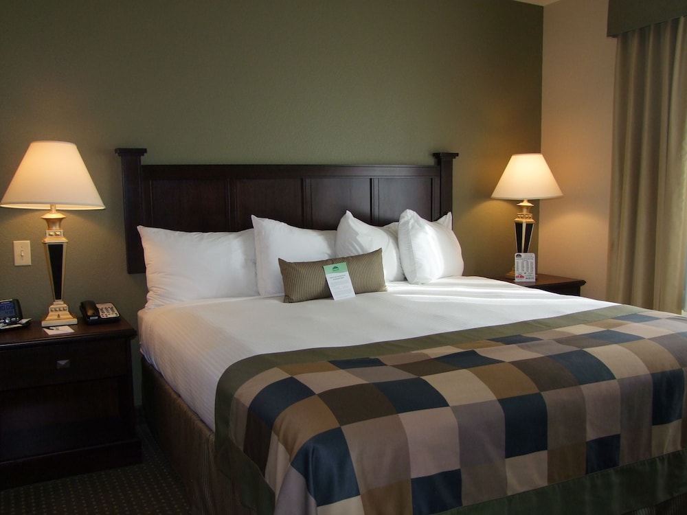 Wingate by Wyndham Peoria 6/28