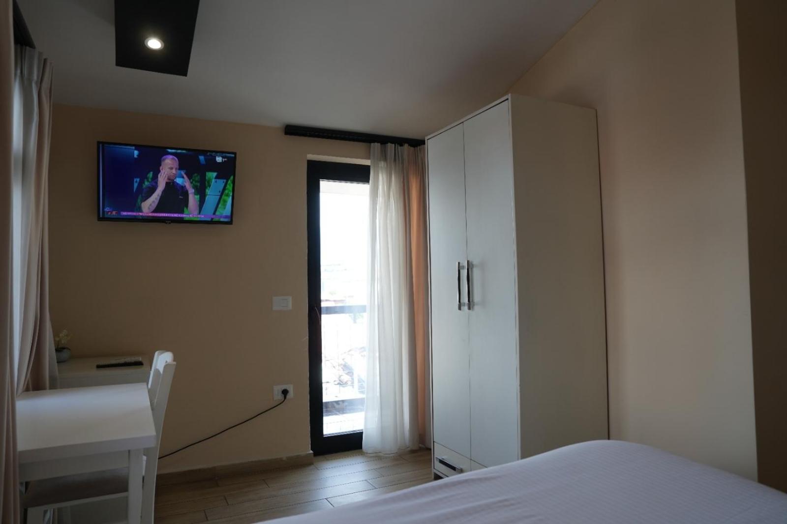 SR99 HOTEL 23/38