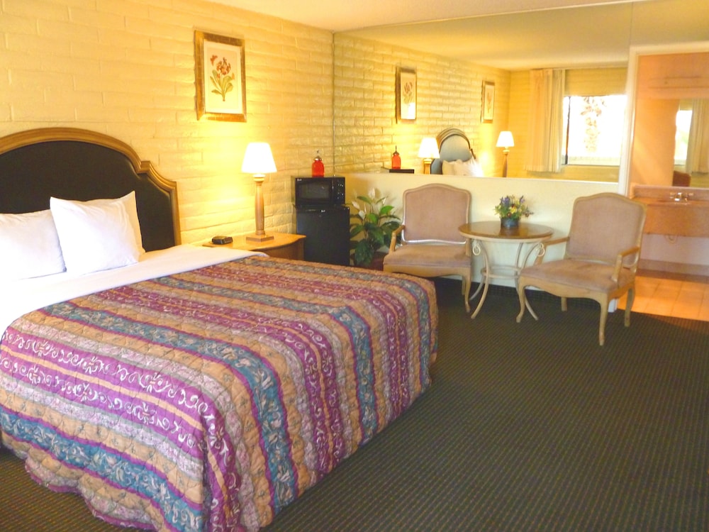 Heritage Inn Express Roseville 12/51