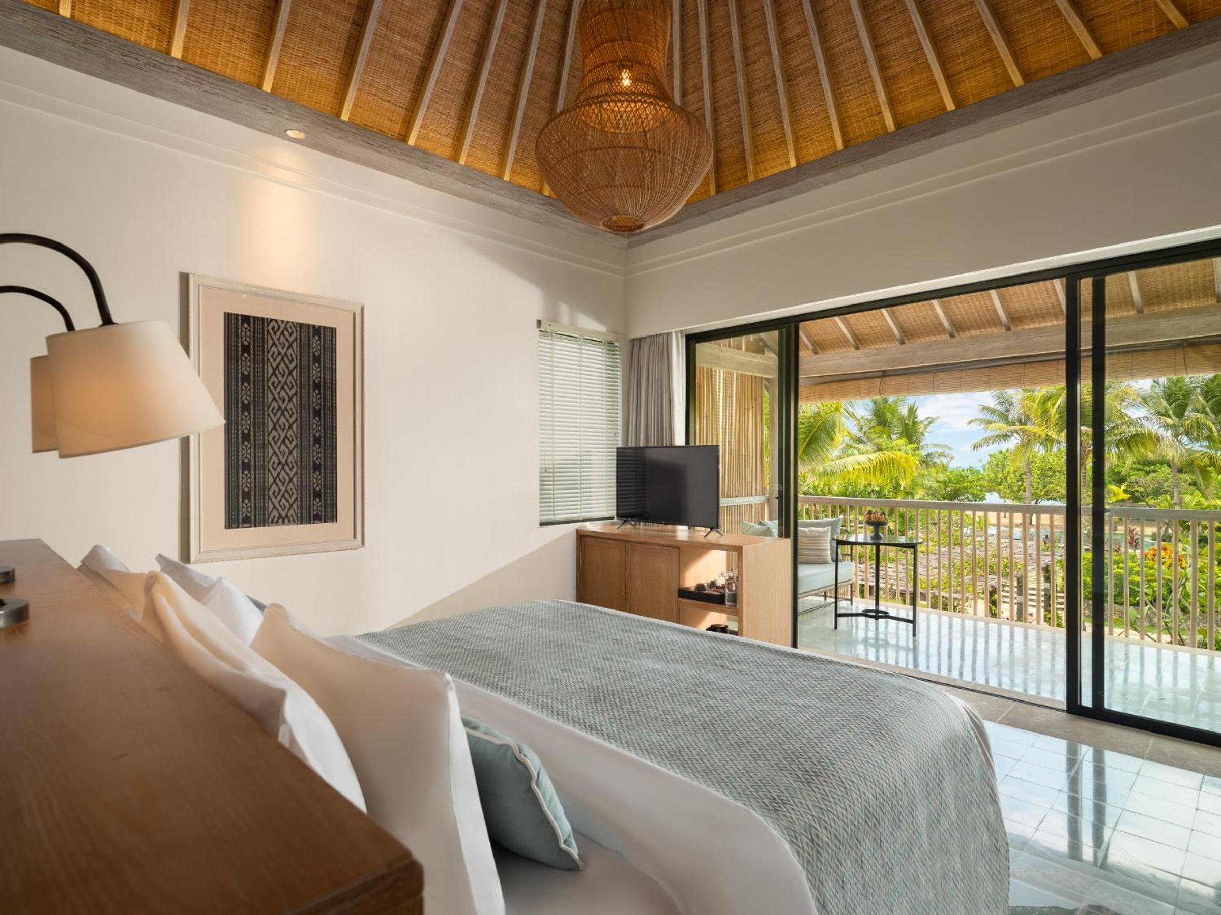 Suite, King Bed, Panoramic View