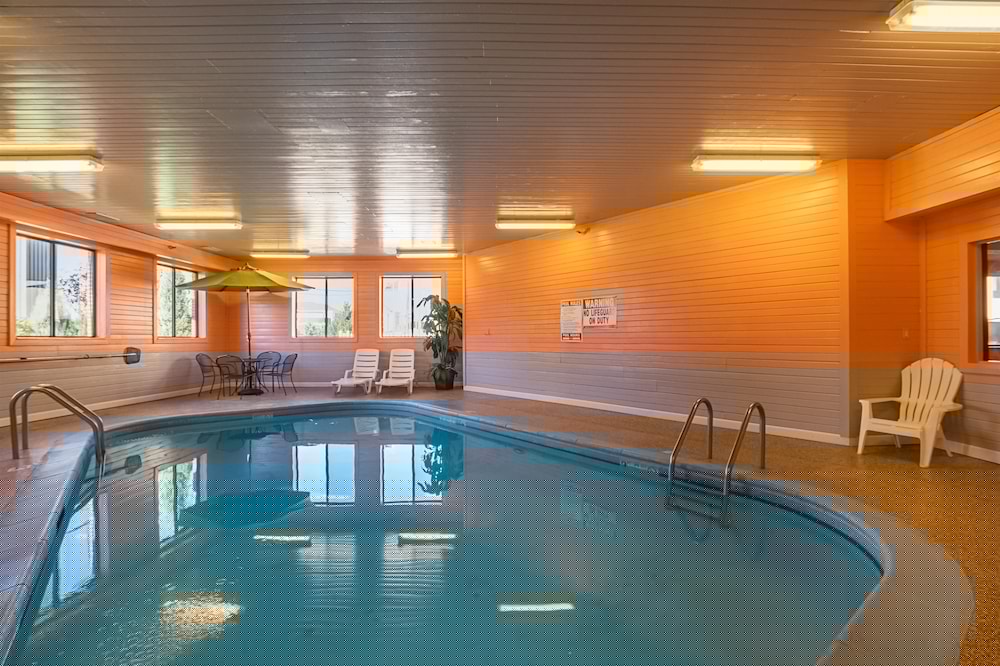 Motel6 Waterloo, IA - Crossroads Mall - Cedar Falls in WATERLOO - IA