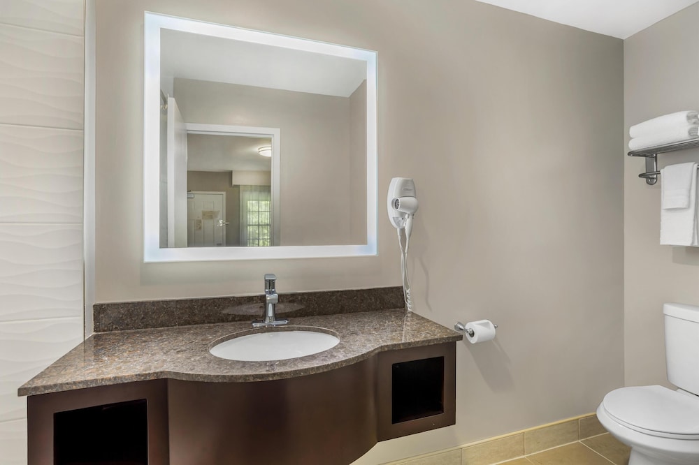 غرفة قياسية بسريرين مزدوجين، Best Western Fort Lee 7/8