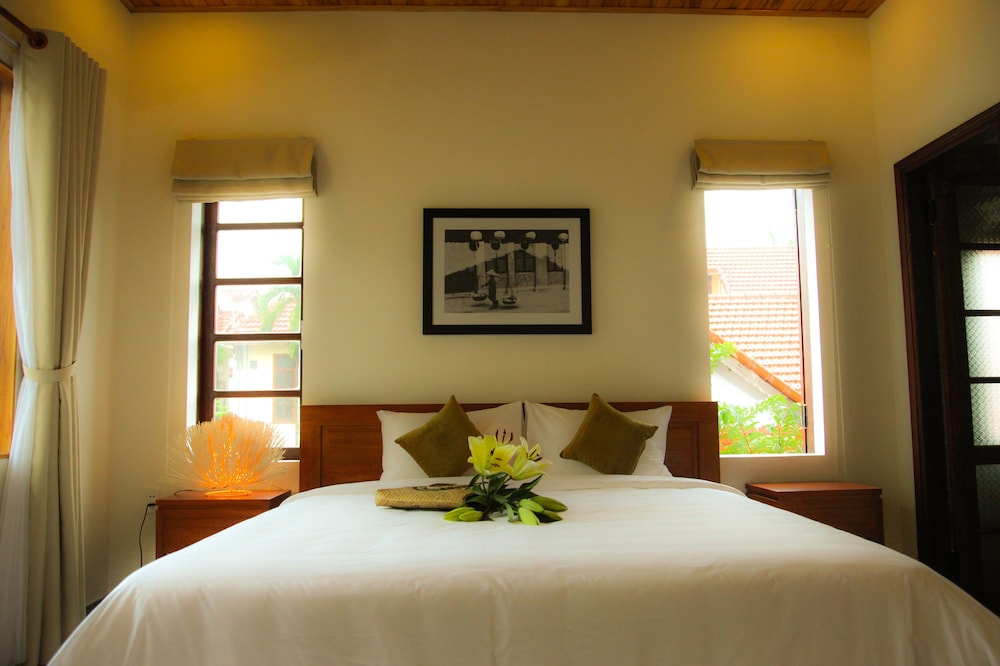 DELUXE, DOUBLE BED, GARDEN VIEW