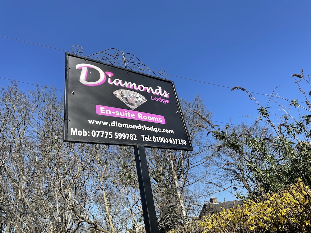 Diamonds Lodge Ltd (Ex Crossways Guest House) 1/34