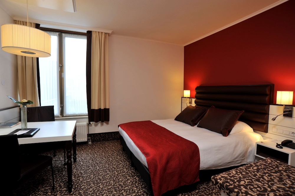 GOLDEN TULIP HOTEL CENTRAL 28/85