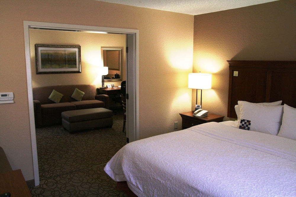 Hampton Inn Gainesville FL 19/66